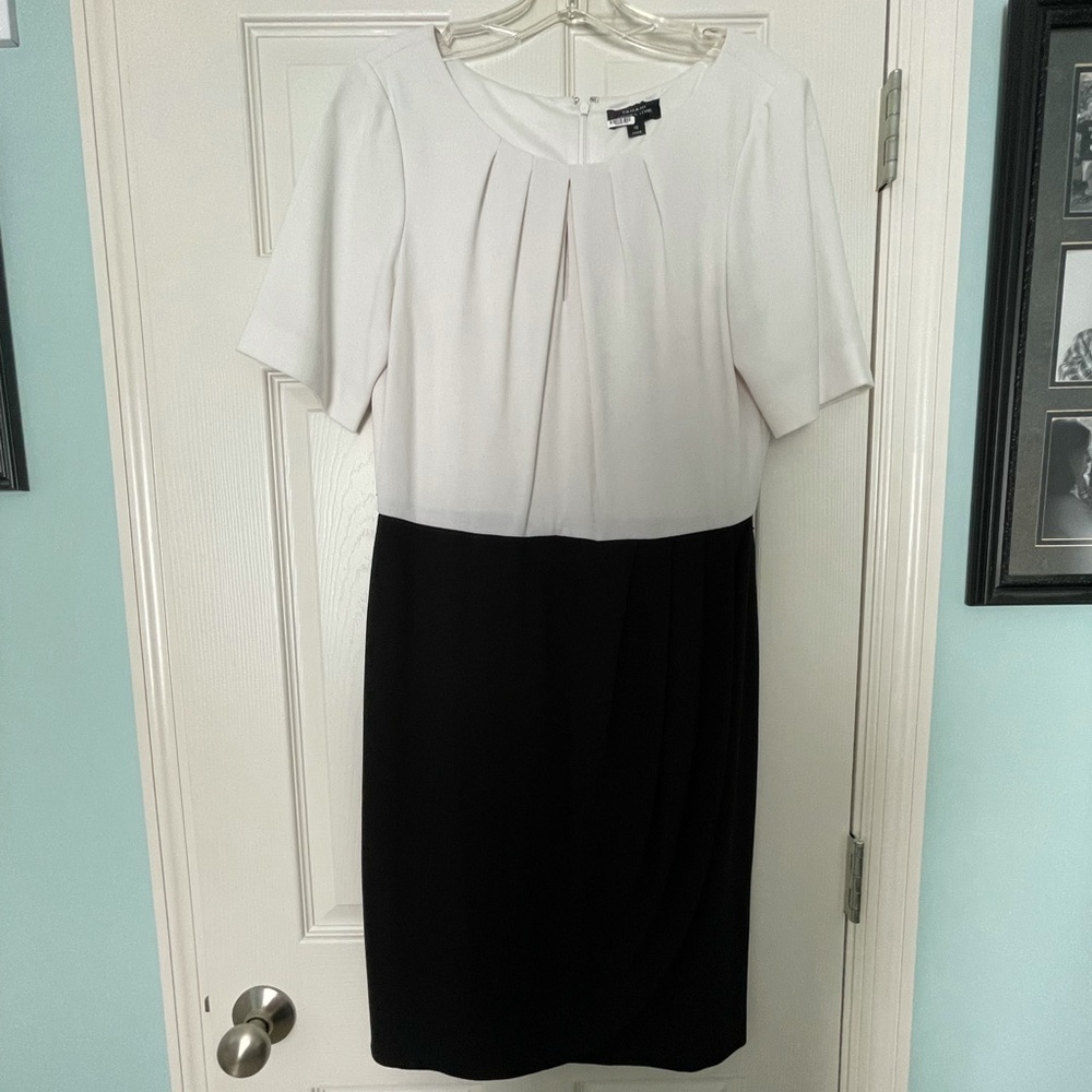 Like New Tahari White and Black dress